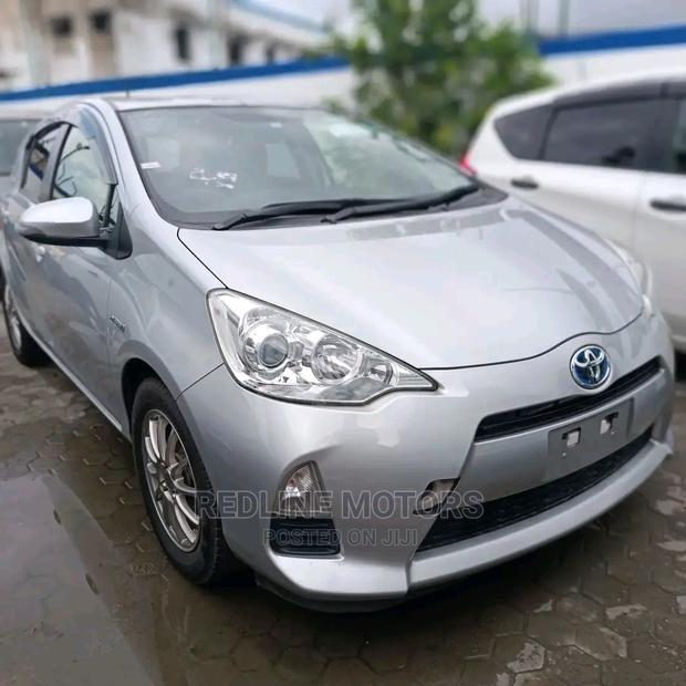 Silver Toyota Aqua 2016 - Premium Compact Hybrid with Superior Performance