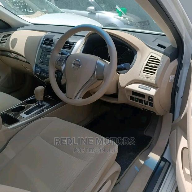White 2016 Nissan Teana: Luxury Sedan, Ready for Immediate Delivery
