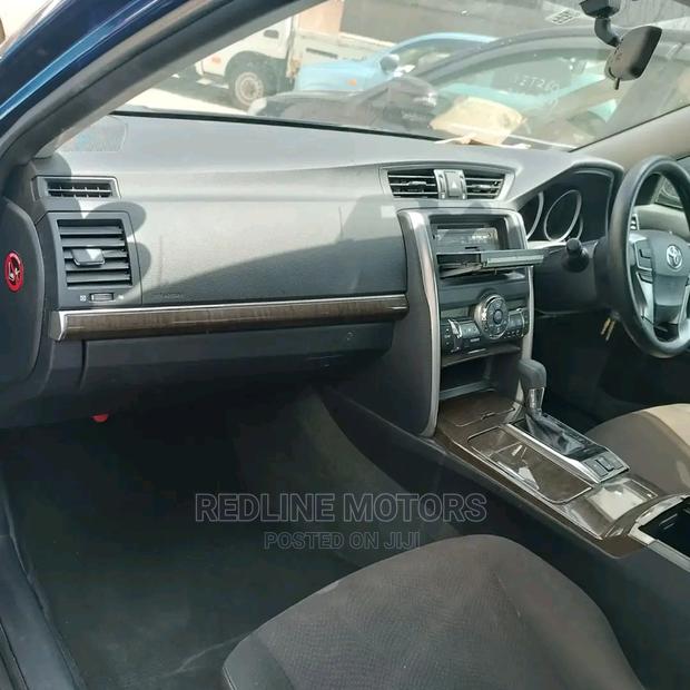 Blue 2016 Toyota Mark X: Comfortable Sedan for Sale
