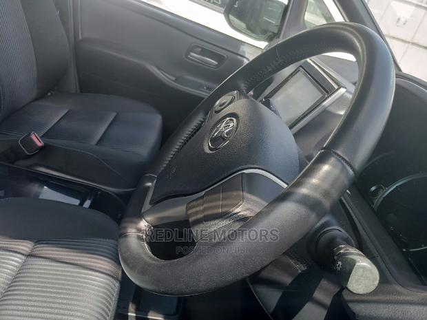 2016 Toyota Noah Gray: Perfect Minivan for Daily Commute