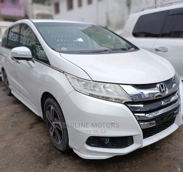 2016 Honda Odyssey 2.4 Absolute 2WD Pearl - Spacious and Reliable