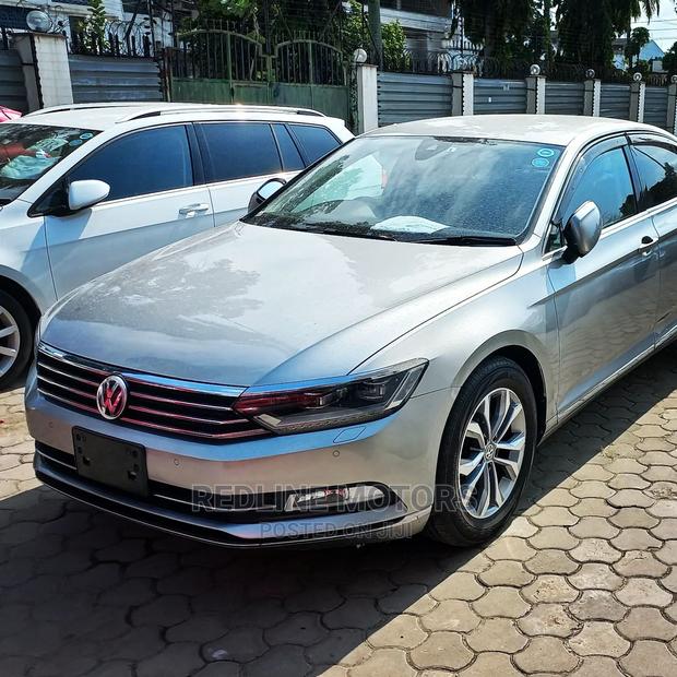 2016 Volkswagen Passat in Gray - Spacious Sedan