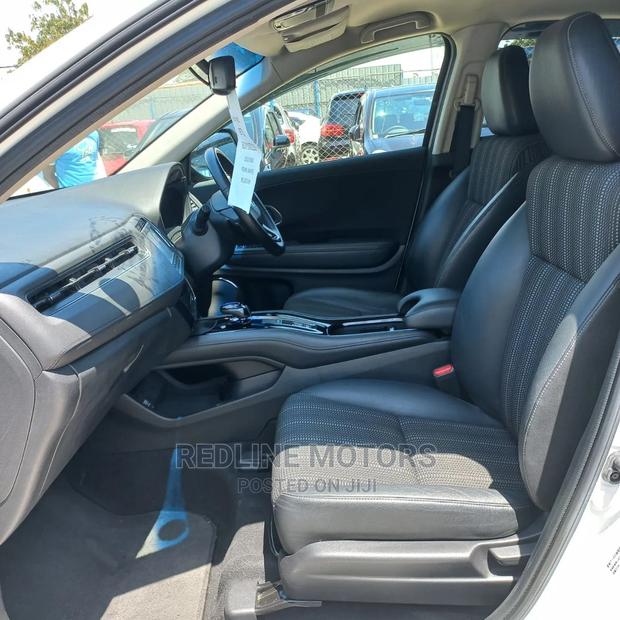 2016 Honda Vezel 1.5 Hybrid 4WD - Efficient and Powerful Crossover