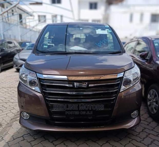 New 2016 Toyota Noah 2.0 AWD - 7-Seater in Brown - Drive Comfortably