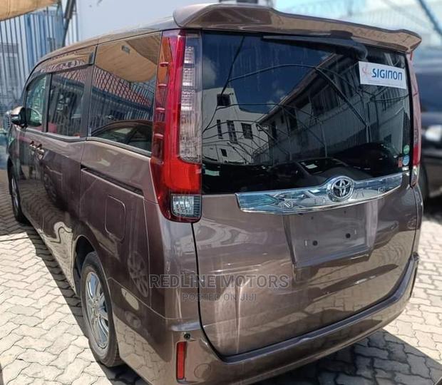 New 2016 Toyota Noah 2.0 AWD - 7-Seater in Brown - Drive Comfortably