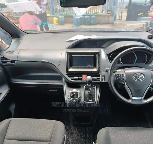 New 2016 Toyota Noah 2.0 AWD - 7-Seater in Brown - Drive Comfortably