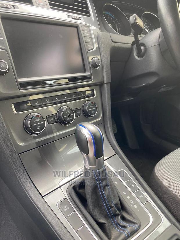 2016 Volkswagen Golf Gray - Premium Compact Car