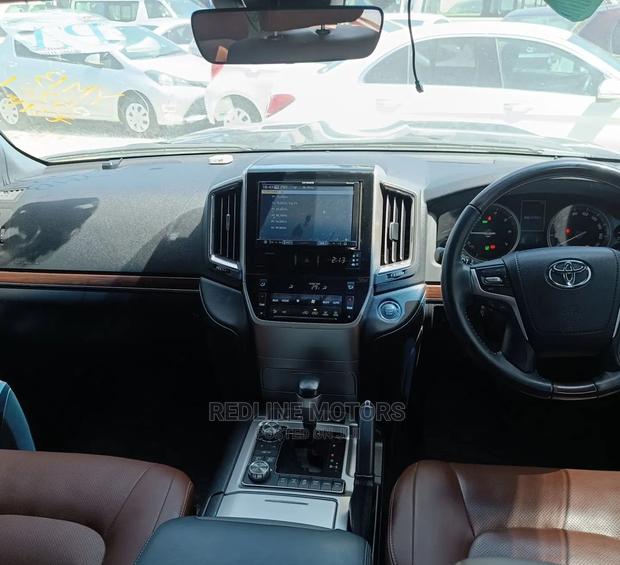 Black Toyota Land Cruiser 4.6 V8 ZX 2016 - Used