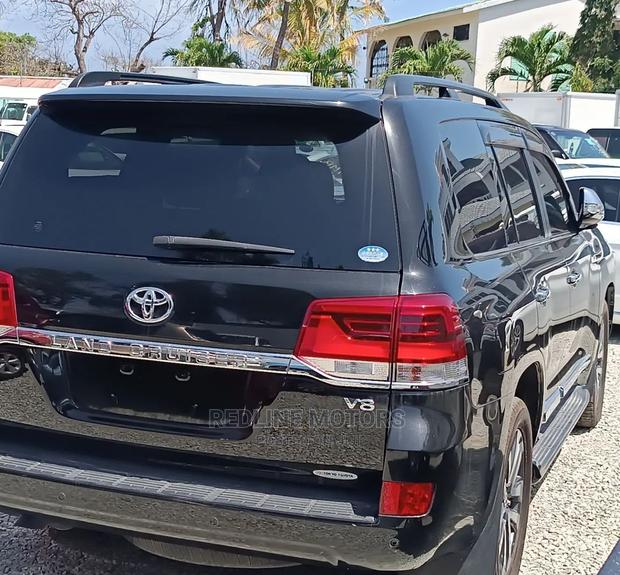 Black Toyota Land Cruiser 4.6 V8 ZX 2016 - Used