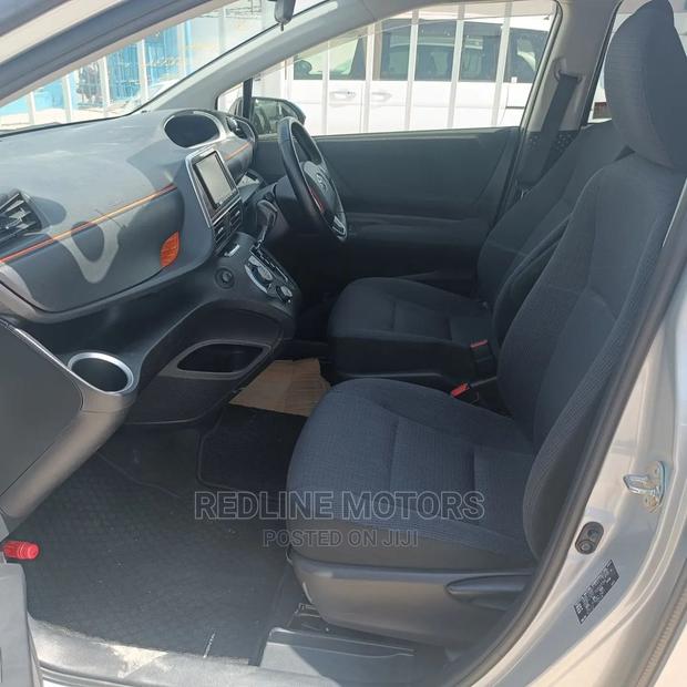 2016 Toyota Sienta Silver: Luxurious Minivan at a Great Price