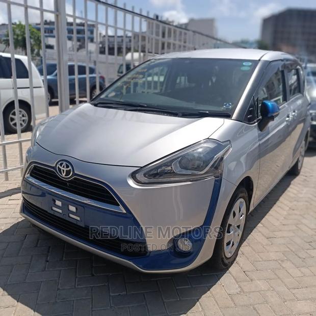 2016 Toyota Sienta Silver: Luxurious Minivan at a Great Price