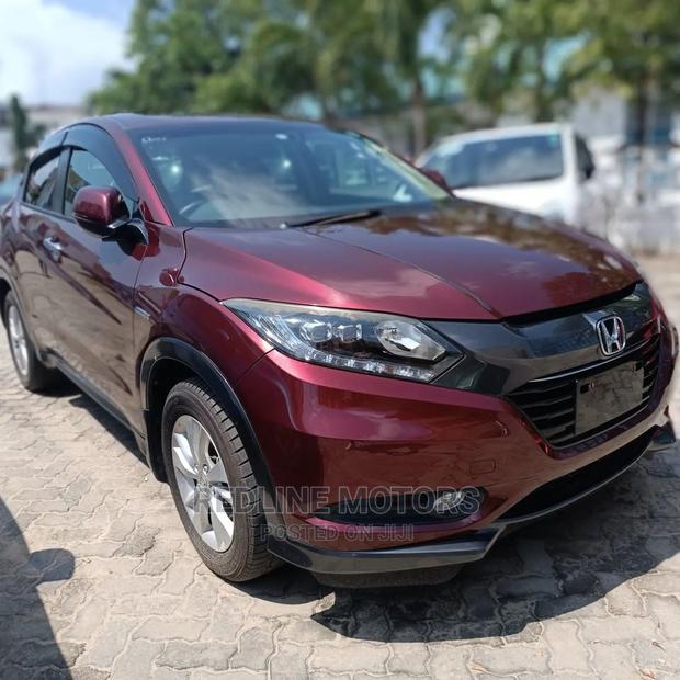 2016 Honda Vezel Red: Luxury SUV for Everyday Use