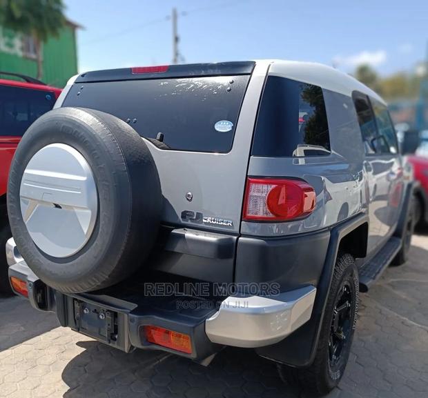2016 Gray Pre-owned Toyota FJ Cruiser