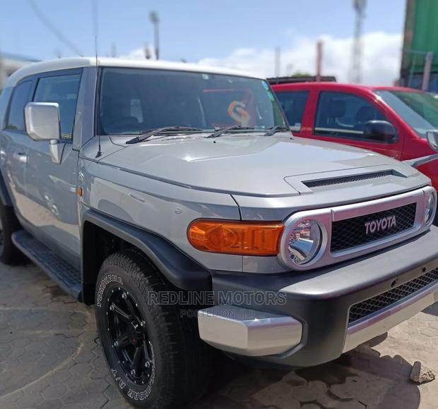 2016 Gray Pre-owned Toyota FJ Cruiser