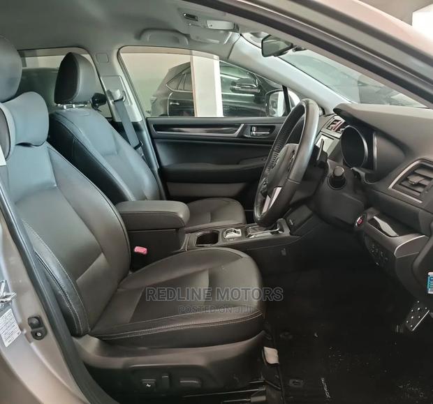 2016 Subaru Outback 2.5i Limited AWD - Used - Silver