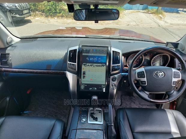 2016 Red Toyota Land Cruiser: Luxury Off-Roading