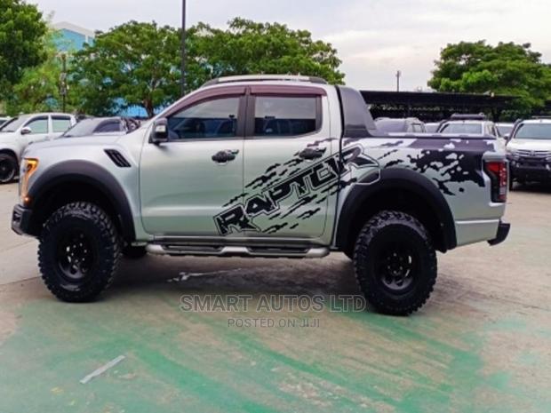 2015 Ford Ranger Silver: Powerful and Rugged Pickup Truck