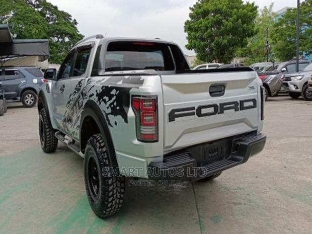 2015 Ford Ranger Silver: Powerful and Rugged Pickup Truck