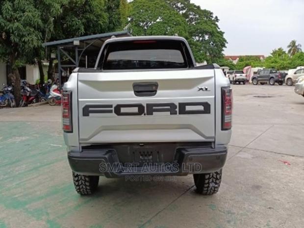 2015 Ford Ranger Silver: Powerful and Rugged Pickup Truck
