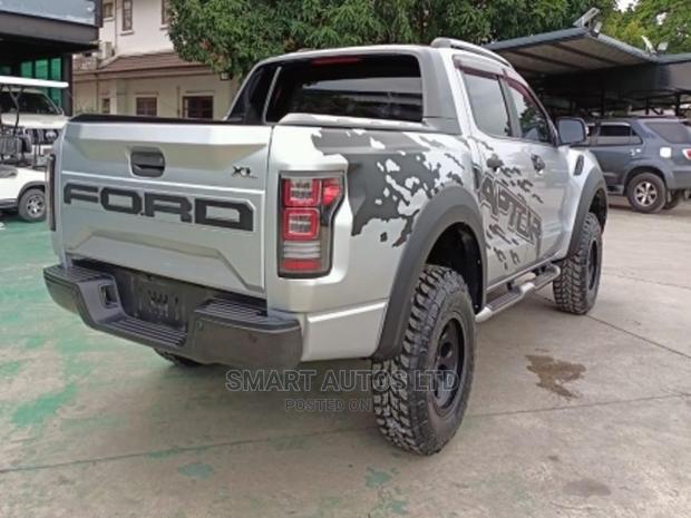 2015 Ford Ranger Silver: Powerful and Rugged Pickup Truck