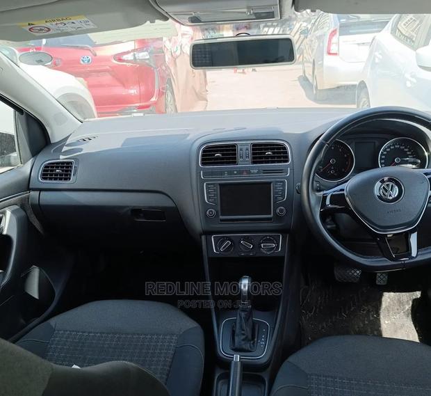 Black 2016 Volkswagen Polo - Elegant and Efficient