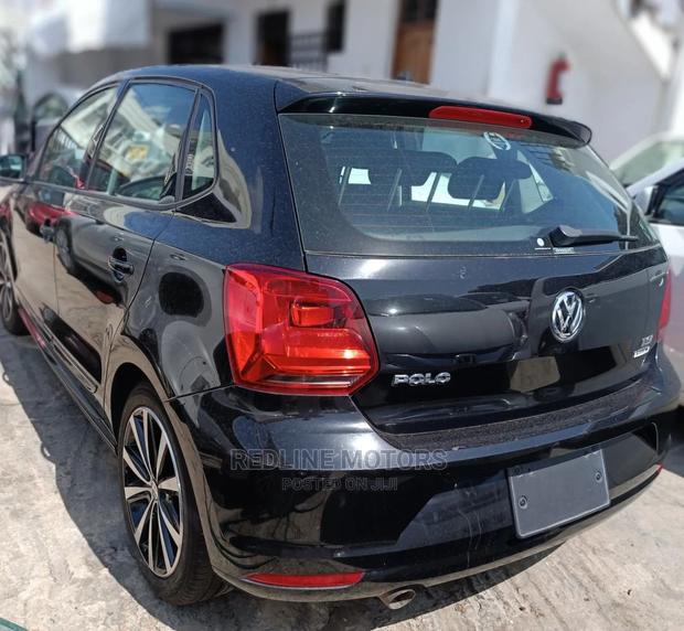 Black 2016 Volkswagen Polo - Elegant and Efficient