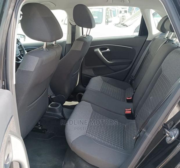 Black 2016 Volkswagen Polo - Elegant and Efficient