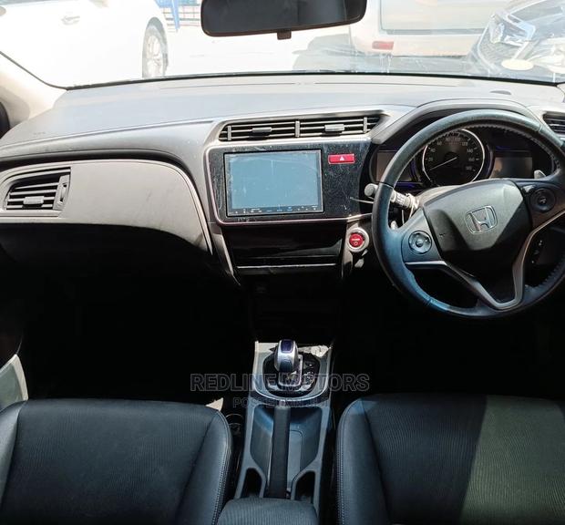 2016 Honda Grace 1.5 Hybrid AWD: Stylish and Efficient
