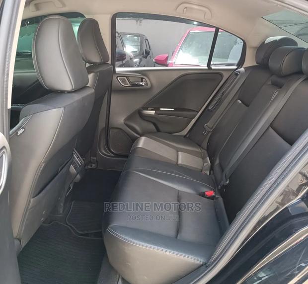 2016 Honda Grace 1.5 Hybrid AWD: Stylish and Efficient