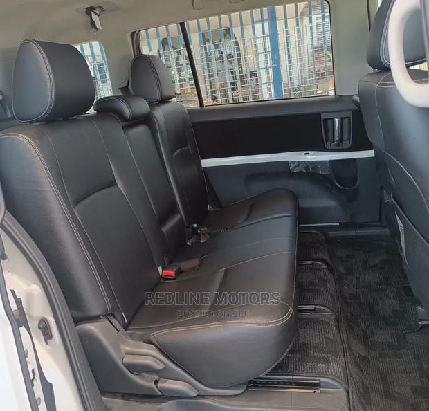 2016 Toyota ISIS Pearl: Pre-owned Sedan, Mint Condition
