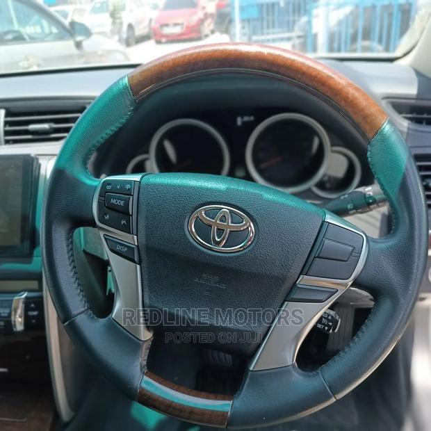 Luxurious 2016 Toyota Mark X Pearl: Redefine Your Drive