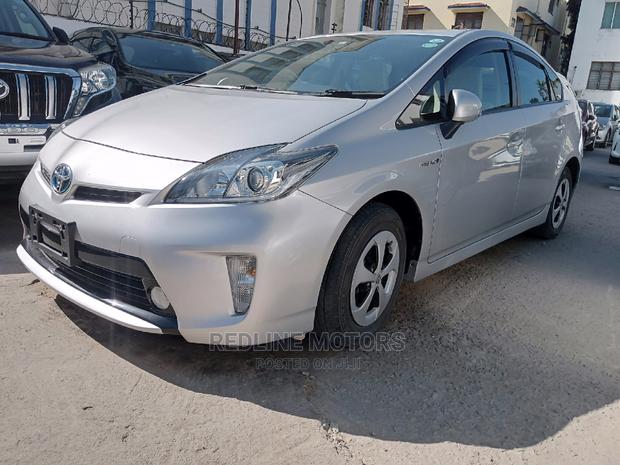 Pre-owned 2016 Toyota Prius Silver - Superb Quality