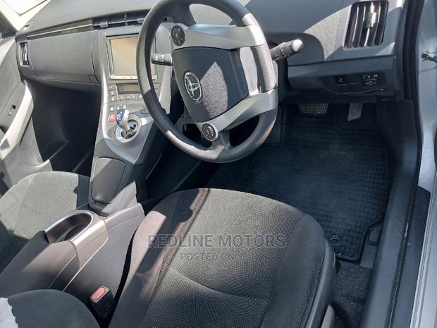 Pre-owned 2016 Toyota Prius Silver - Superb Quality