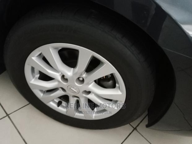Gray Nissan Teana 2016: Luxury Sedan at Your Doorstep