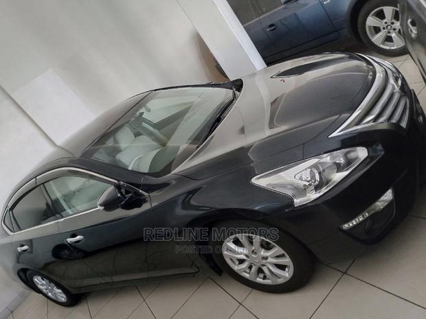 Gray Nissan Teana 2016: Luxury Sedan at Your Doorstep