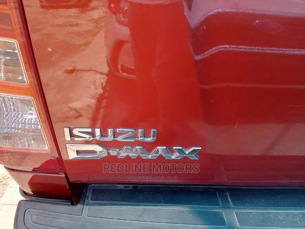 Orange 2016 Isuzu D-Max: Modern Pickup with Style