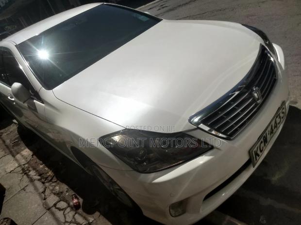 Used 2012 Toyota Crown - Affordable Premium Ride