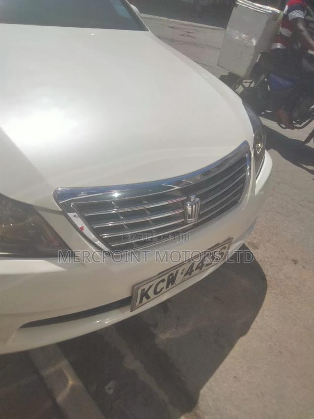 Used 2012 Toyota Crown - Affordable Premium Ride