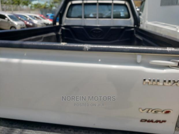 2015 Toyota Hilux White - Uncompromising Performance and Style