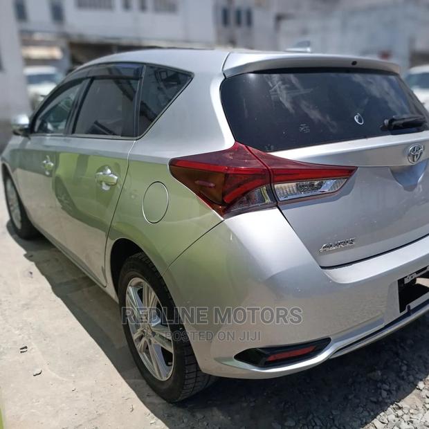 2016 Silver Toyota Auris - Premium Compact