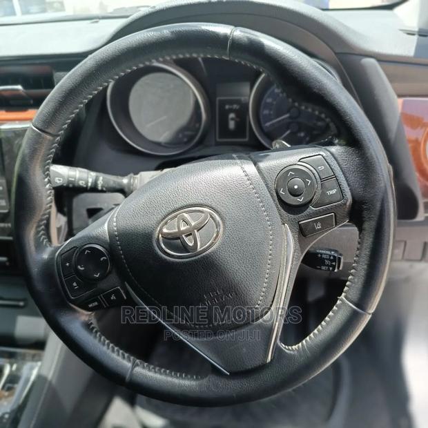 2016 Silver Toyota Auris - Premium Compact