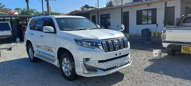 2016 Toyota Land Cruiser Prado White - Stylish 4x4 Off-Roader