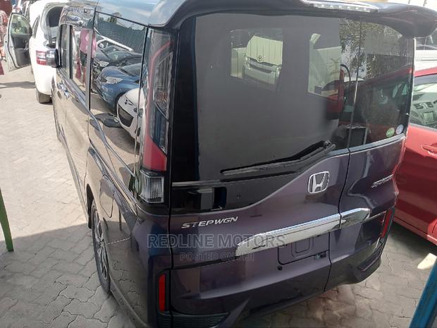 2017 Honda Stepwgn in Purple: Luxury & Comfort for Less