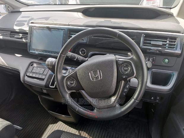 2017 Honda Stepwgn in Purple: Luxury & Comfort for Less