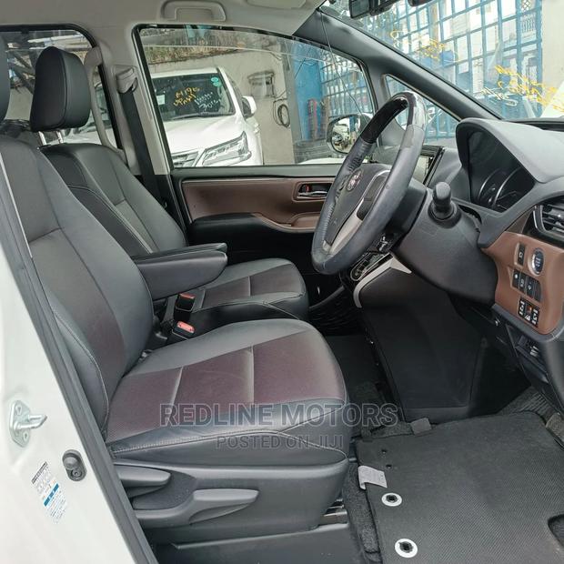 2016 Toyota Esquire 2.0 AWD 7-Seater - Premium Pearl Color