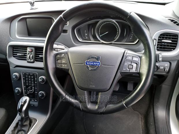 Volvo V40 Pearl 2016 - High-End Compact Sedan For Purchase