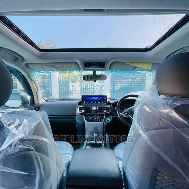 2022 Toyota Land Cruiser Prado Silver - Advanced Off-Road Technology