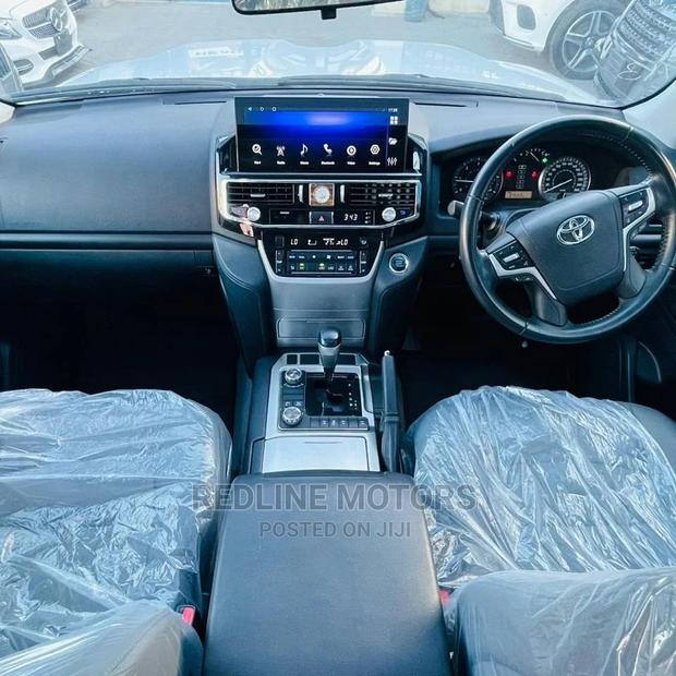 2022 Toyota Land Cruiser Prado Silver - Advanced Off-Road Technology