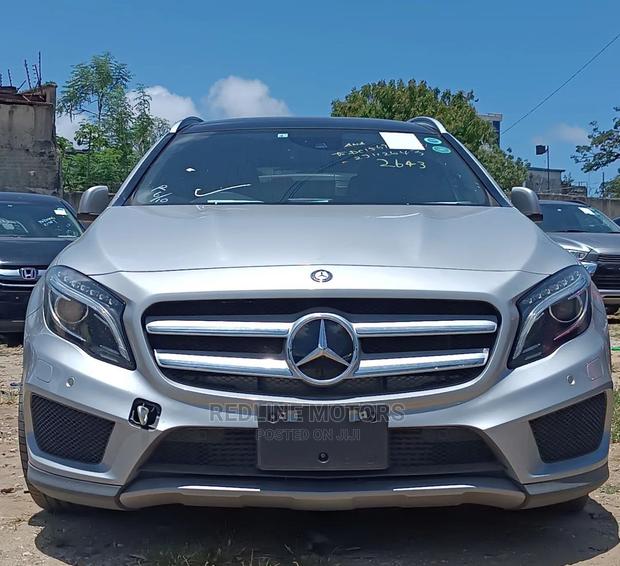 2016 Mercedes-Benz GLA 250 Silver - Luxury Compact SUV