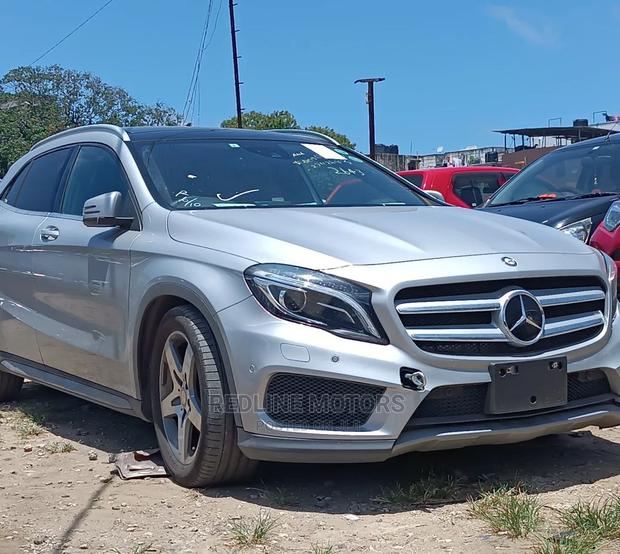 2016 Mercedes-Benz GLA 250 Silver - Luxury Compact SUV